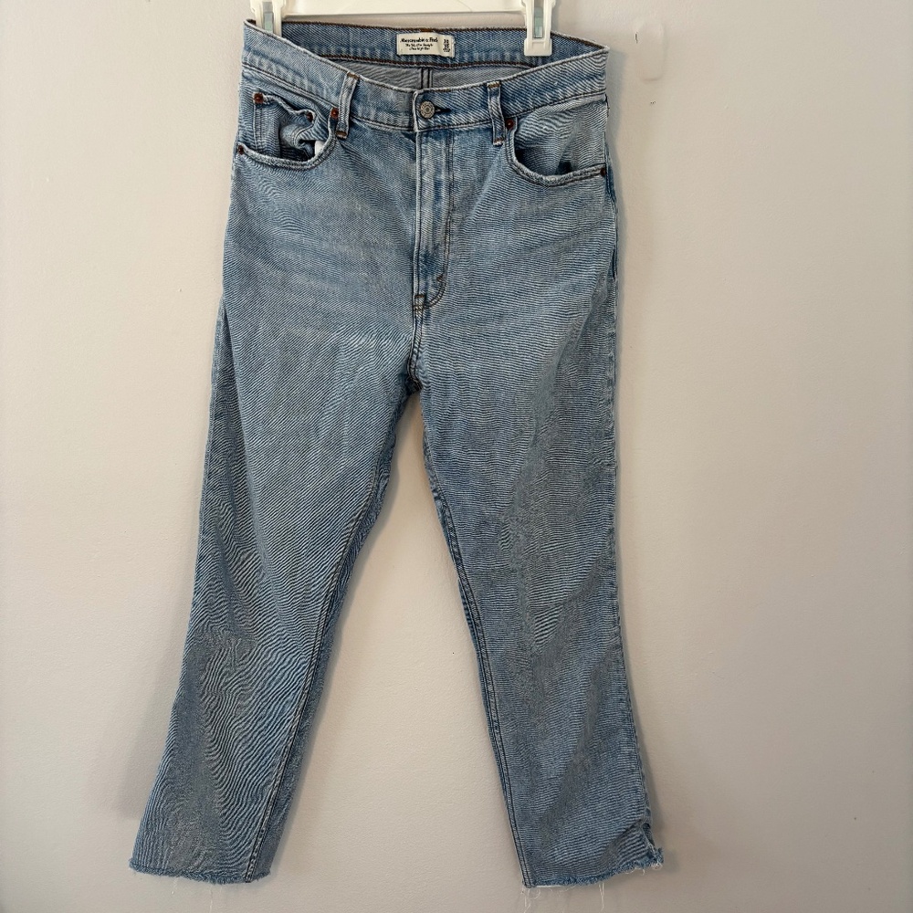 Abercrombie & Fitch The 90's Slim Straight Ultra High Rise Light Wash Jeans
